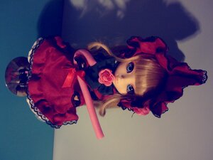 Rating: Safe Score: 0 Tags: 1girl blonde_hair blue_eyes bonnet bow doll dress flower long_hair long_sleeves looking_at_viewer photo pink_flower pink_rose red_dress red_flower red_rose rose shinku solo User: admin