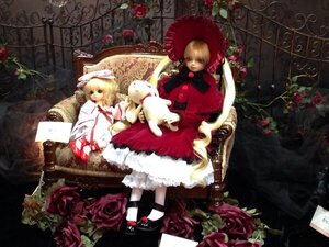 Rating: Safe Score: 0 Tags: blonde_hair doll dress flower hat multiple_dolls red_flower red_rose rose sitting tagme User: admin