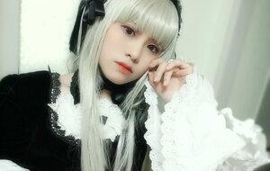 Rating: Safe Score: 0 Tags: 1girl 3d bangs closed_mouth gothic_lolita hand_up headphones lace lips lolita_fashion long_sleeves looking_at_viewer red_eyes ribbon solo suigintou upper_body white_hair User: admin