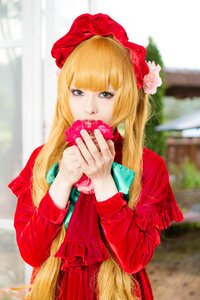 Rating: Safe Score: 0 Tags: 1girl bangs blonde_hair blue_eyes blunt_bangs blurry bonnet depth_of_field dress flower long_hair long_sleeves looking_at_viewer red_flower red_rose rose shinku solo User: admin