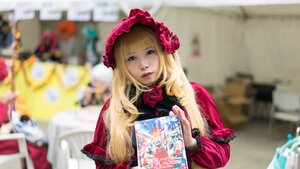Rating: Safe Score: 0 Tags: 1girl blonde_hair blue_eyes blurry blurry_background blurry_foreground bonnet depth_of_field dress figure flower hat lips long_hair looking_at_viewer motion_blur photo red_flower rose shinku solo solo_focus User: admin