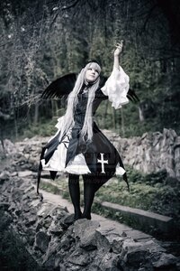 Rating: Safe Score: 0 Tags: 1girl blurry depth_of_field dress feathered_wings full_body greyscale long_hair monochrome outdoors solo standing suigintou tree wings User: admin