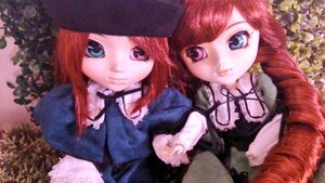 Rating: Safe Score: 0 Tags: 2girls blue_eyes doll dress frills hat long_sleeves looking_at_viewer multiple_dolls multiple_girls red_hair siblings sisters smile swept_bangs tagme upper_body User: admin