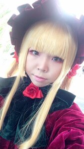 Rating: Safe Score: 0 Tags: 1girl bangs blonde_hair blue_eyes flower hat lips long_hair looking_at_viewer pink_rose rose shinku sidelocks smile solo upper_body User: admin