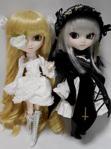 Rating: Safe Score: 0 Tags: 2girls bangs blonde_hair boots cross-laced_footwear doll dress flower gothic_lolita knee_boots lace lolita_fashion long_hair long_sleeves looking_at_viewer multiple_dolls multiple_girls shinku standing tagme very_long_hair white_footwear User: admin