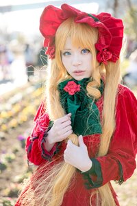 Rating: Safe Score: 0 Tags: 1girl blonde_hair blue_eyes blurry blurry_background blurry_foreground bonnet depth_of_field flower holding_flower lips long_hair long_sleeves looking_at_viewer outdoors photo red_flower red_rose rose shinku solo upper_body User: admin