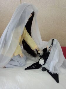 Rating: Safe Score: 0 Tags: 1girl bed black_hair doll dress long_hair long_sleeves solo standing suigintou User: admin