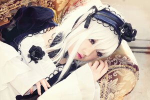 Rating: Safe Score: 0 Tags: 1girl flower hairband lips long_hair red_eyes rose solo suigintou white_hair User: admin