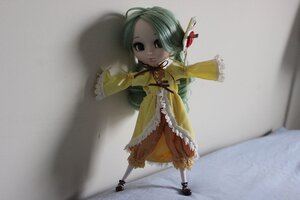 Rating: Safe Score: 0 Tags: 1girl blurry depth_of_field doll dress frills full_body green_hair kanaria long_sleeves photo shoes solo standing wide_sleeves User: admin