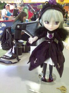 Rating: Safe Score: 0 Tags: 1girl black_dress doll dress figure long_hair long_sleeves looking_at_viewer purple_eyes solo standing suigintou wings User: admin