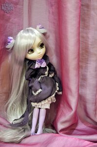 Rating: Safe Score: 0 Tags: 1girl bangs barasuishou curtains doll dress frills full_body long_hair long_sleeves looking_at_viewer pink_bow ribbon solo standing very_long_hair yellow_eyes User: admin