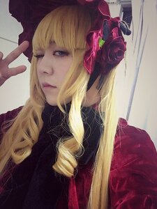 Rating: Safe Score: 0 Tags: 1girl bangs blonde_hair blue_eyes flower hat lips long_hair one_eye_closed realistic rose shinku solo User: admin