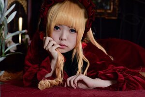 Rating: Safe Score: 0 Tags: 1girl bangs blonde_hair blue_eyes blurry bonnet depth_of_field drill_hair flower indoors lips long_hair looking_at_viewer rose shinku solo User: admin