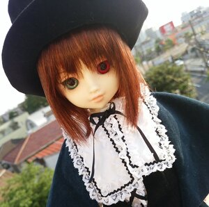 Rating: Safe Score: 0 Tags: 1girl 3d bangs black_headwear blurry brown_hair building city closed_mouth day depth_of_field doll dress green_eyes hat heterochromia looking_at_viewer outdoors photo photo_background red_eyes solo souseiseki street upper_body User: admin