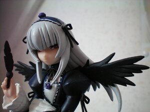 Rating: Safe Score: 0 Tags: 1girl bangs black_ribbon black_wings closed_mouth detached_collar doll dress feathered_wings feathers flower frills hairband long_hair long_sleeves photo ribbon rose silver_hair solo suigintou upper_body wings User: admin