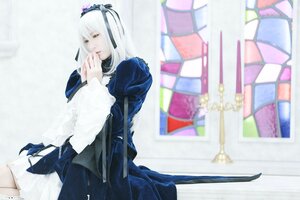 Rating: Safe Score: 0 Tags: 1girl 3d blurry blurry_background blurry_foreground depth_of_field dress frills hairband juliet_sleeves long_hair long_sleeves photo praying puffy_sleeves ribbon solo stained_glass standing suigintou weapon white_hair User: admin