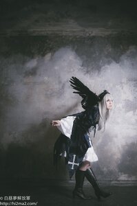 Rating: Safe Score: 0 Tags: 1girl bird black_footwear black_wings boots closed_mouth dress feathered_wings feathers from_side full_body long_hair long_sleeves profile solo standing suigintou wide_sleeves wings User: admin