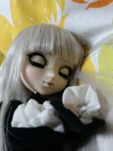 Rating: Safe Score: 0 Tags: bangs black_eyes blunt_bangs blurry blurry_foreground bow closed_mouth depth_of_field doll dress looking_at_viewer multiple_girls photo solo suigintou User: admin