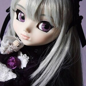 Rating: Safe Score: 0 Tags: 1girl doll face looking_at_viewer portrait purple_eyes rose solo suigintou User: admin