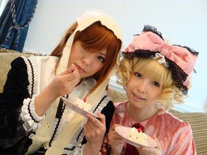 Rating: Safe Score: 0 Tags: 2girls blonde_hair bow brown_hair cake food food_on_face fruit lips multiple_cosplay multiple_girls pastry plate realistic strawberry tagme User: admin