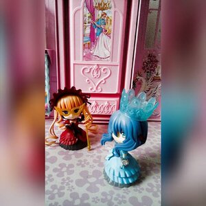 Rating: Safe Score: 0 Tags: blonde_hair blue_eyes blue_hair bow doll dress flower multiple_girls shinku solo User: admin