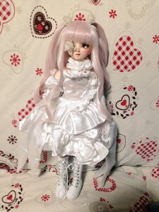 Rating: Safe Score: 0 Tags: 1girl bangs blood blunt_bangs doll dress eyepatch flower heart kirakishou lolita_fashion long_hair solo spoken_heart twintails white_dress User: admin