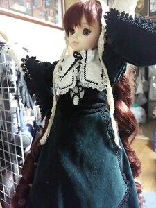 Rating: Safe Score: 0 Tags: 1girl bangs black_dress blurry brown_hair building city depth_of_field doll dress frills hat lace lolita_fashion long_hair long_sleeves looking_at_viewer outdoors photo solo standing suiseiseki User: admin