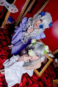 Rating: Safe Score: 0 Tags: 2girls dress eyepatch flower hair_ornament multiple_cosplay multiple_girls silver_hair sitting tagme User: admin