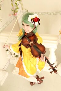 Rating: Safe Score: 0 Tags: 1girl bow_(instrument) dress electric_guitar flower green_eyes green_hair guitar hair_flower hair_ornament holding_instrument instrument kanaria music musical_note playing_instrument plectrum rose sheet_music solo violin User: admin