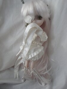 Rating: Safe Score: 0 Tags: 1girl doll dress kirakishou long_hair solo white_dress white_hair User: admin