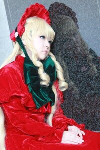 Rating: Safe Score: 0 Tags: 1girl blonde_hair blue_eyes bonnet bow braid dress flower frills green_bow long_hair long_sleeves photo red_dress rose shinku solo User: admin