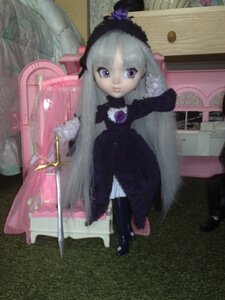 Rating: Safe Score: 0 Tags: 1girl doll dress fur_trim long_hair photo purple_eyes solo suigintou User: admin