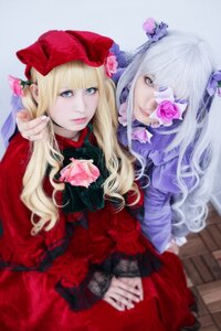 Rating: Safe Score: 0 Tags: 2girls blonde_hair blue_eyes bonnet bow dress flower hat lips long_hair looking_at_viewer multiple_cosplay multiple_girls rose shinku tagme User: admin