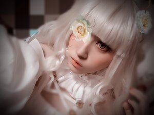 Rating: Safe Score: 0 Tags: 1girl bangs blurry checkered checkered_floor closed_mouth depth_of_field flower hair_flower hair_ornament kirakishou lips looking_at_viewer rose solo white_flower white_hair white_rose User: admin