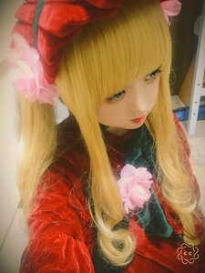 Rating: Safe Score: 0 Tags: 1girl bangs blonde_hair blue_eyes bow flower hat lips long_hair photo realistic shinku signature solo traditional_media upper_body User: admin