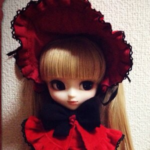 Rating: Safe Score: 0 Tags: 1girl bangs blonde_hair blue_eyes blunt_bangs bonnet bow doll dress frills long_hair looking_at_viewer photo shinku solo User: admin