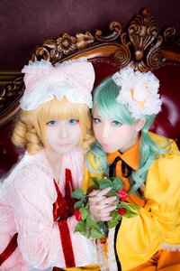 Rating: Safe Score: 0 Tags: 2girls blonde_hair blue_eyes flower multiple_cosplay multiple_girls rose siblings tagme User: admin