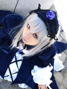 Rating: Safe Score: 0 Tags: 1girl blue_flower blue_rose bow closed_mouth dress flower gothic_lolita hair_ornament lolita_fashion long_hair long_sleeves looking_at_viewer purple_eyes ribbon rose silver_hair solo suigintou upper_body white_hair User: admin