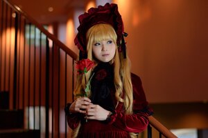 Rating: Safe Score: 0 Tags: 1girl bangs blonde_hair blue_eyes blurry blurry_background bonnet bookshelf depth_of_field dress flower lips long_hair long_sleeves red_dress red_flower red_rose rose shinku solo table User: admin