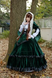 Rating: Safe Score: 0 Tags: 1girl blurry brown_hair dress green_dress green_eyes hood looking_at_viewer outdoors solo standing suiseiseki User: admin