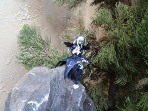 Rating: Safe Score: 0 Tags: 1girl doll grass long_hair solo standing suigintou tree water wings User: admin