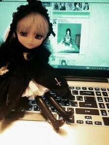 Rating: Safe Score: 0 Tags: 1girl auto_tagged bangs black_dress black_eyes closed_mouth doll dress frills looking_at_viewer solo standing suigintou upper_body User: admin