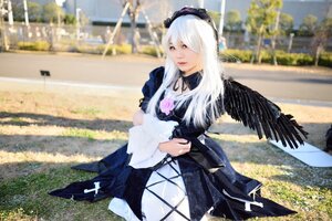 Rating: Safe Score: 0 Tags: 1girl black_dress black_wings blurry building city dress flower frills hairband long_hair long_sleeves outdoors photo photo_background rose solo standing suigintou white_hair wings User: admin