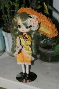 Rating: Safe Score: 0 Tags: 1girl blurry depth_of_field doll dress frills green_eyes green_hair kanaria long_sleeves looking_at_viewer photo short_hair solo standing yellow_dress User: admin