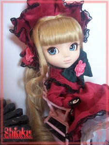 Rating: Safe Score: 0 Tags: 1girl bangs blonde_hair blue_eyes blunt_bangs bonnet bow doll dress flower long_hair looking_at_viewer photo red_dress rose shinku solo upper_body User: admin