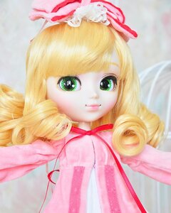 Rating: Safe Score: 0 Tags: 1girl bangs blonde_hair bow closed_mouth curly_hair doll dress drill_hair green_eyes hina_ichigo hinaichigo lips long_hair looking_at_viewer pink_dress ribbon ringlets smile solo traditional_media upper_body User: admin