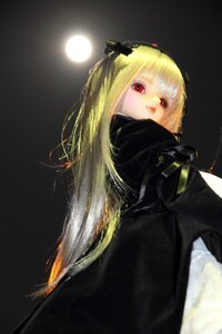 Rating: Safe Score: 0 Tags: 1girl bangs black_dress blonde_hair capelet doll dress full_moon long_hair looking_at_viewer looking_back moon night red_eyes solo suigintou very_long_hair User: admin