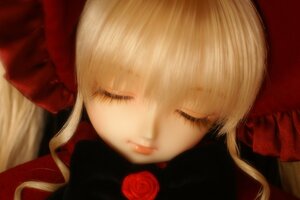 Rating: Safe Score: 0 Tags: 1girl bangs blonde_hair bow closed_eyes closed_mouth doll face flower hair_bow lips long_hair portrait red_flower red_rose rose shinku smile solo white_rose User: admin