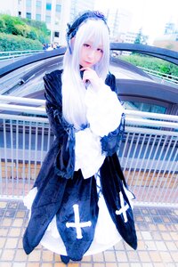 Rating: Safe Score: 0 Tags: 1girl chain-link_fence dress fence long_hair long_sleeves looking_at_viewer solo standing suigintou User: admin