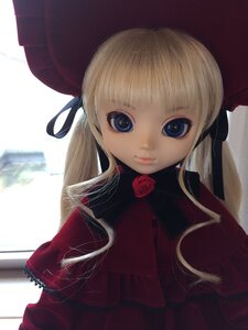 Rating: Safe Score: 0 Tags: 1girl bangs blonde_hair blue_eyes bonnet capelet closed_mouth doll dress flower hair_ribbon long_hair long_sleeves looking_at_viewer red_capelet red_dress red_rose ribbon rose shinku sidelocks solo twintails upper_body User: admin